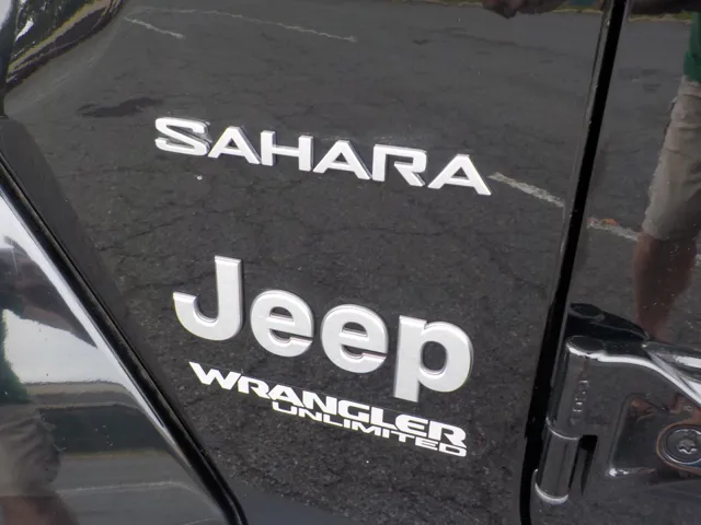 2019 Jeep Wrangler Unlimited Sahara photo 16