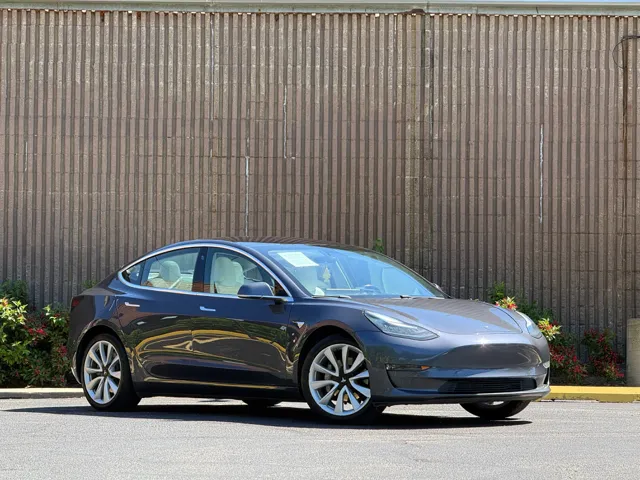 2018 Tesla Model 3 - Photo 14