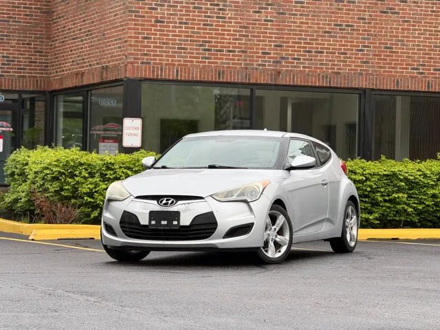 2015 Hyundai Veloster Base - Photo 17