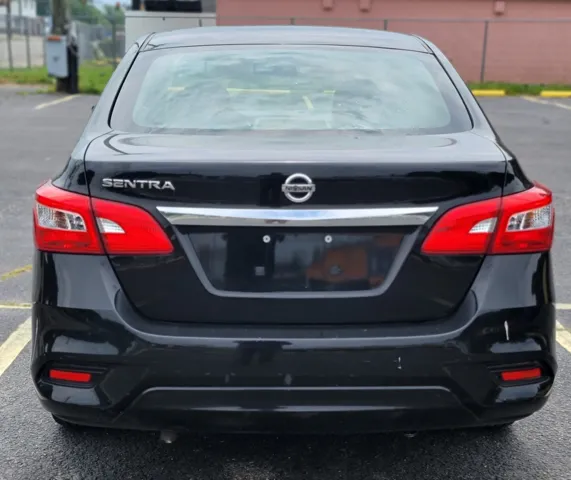 2018 Nissan Sentra S photo 3