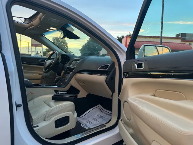 2018 Lincoln MKT Reserve - Photo 27