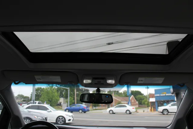 2015 Toyota Sienna XLE - Photo 21