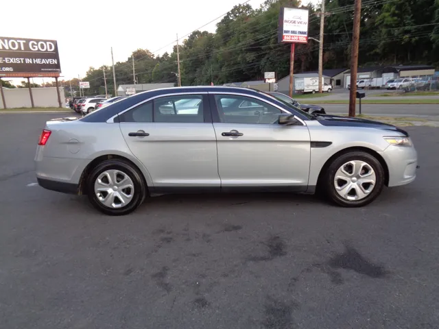 2016 Ford Taurus - Photo 8