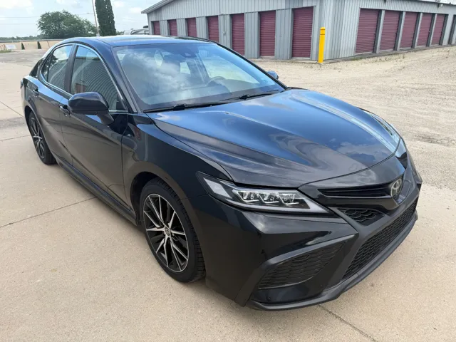 2021 Toyota Camry SE - Photo 6
