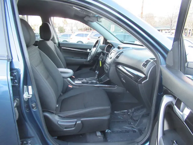 2015 Kia Sorento LX - Photo 17