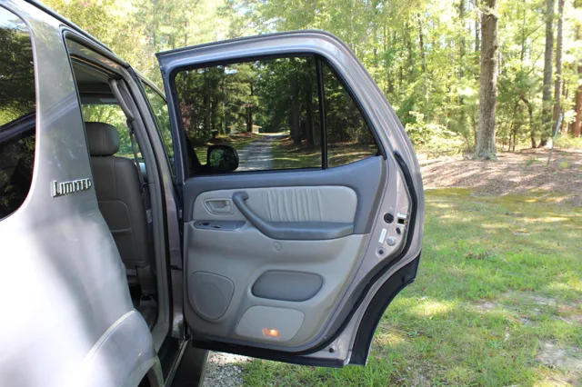 2001 Toyota Sequoia Limited - Photo 18