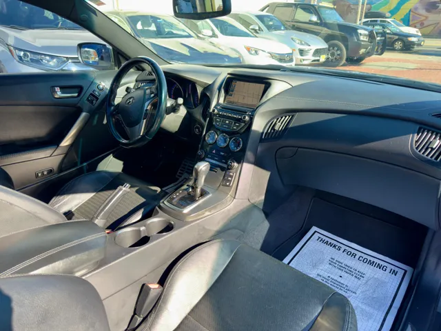 2016 Hyundai Genesis Coupe Ultimate - Photo 8