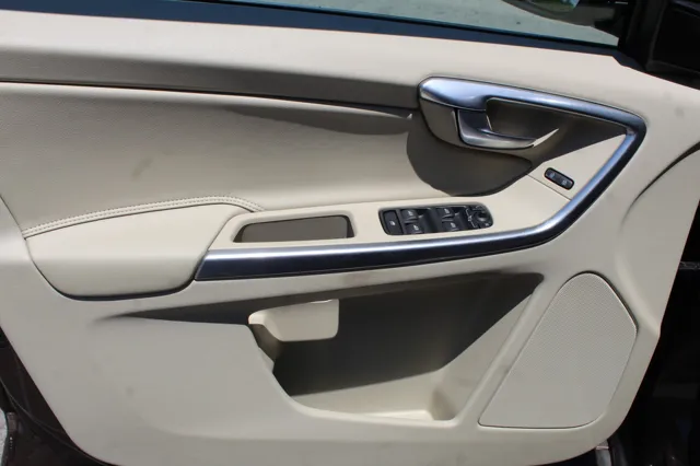 2015 Volvo XC60 Premier - Photo 12