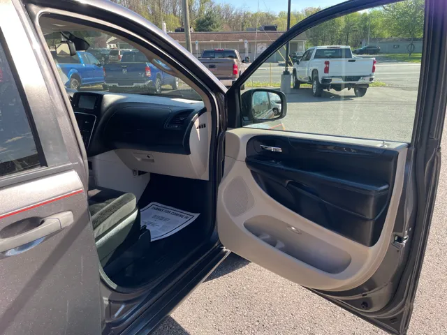 2019 Dodge Grand Caravan SE - Photo 23