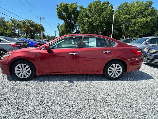 2016 Nissan Altima S's photo