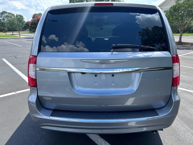 2015 Chrysler Town & Country Touring - Photo 9