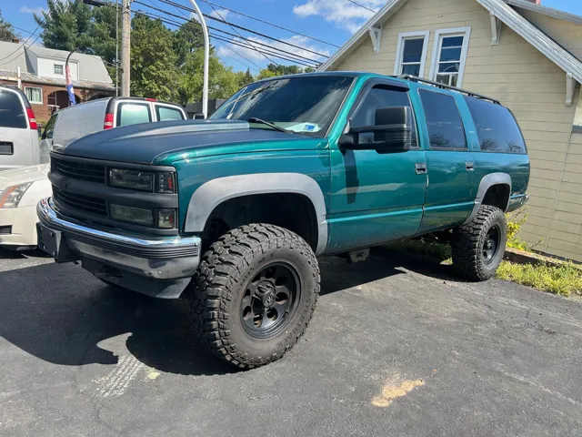1999 Chevrolet Suburban K1500's photo