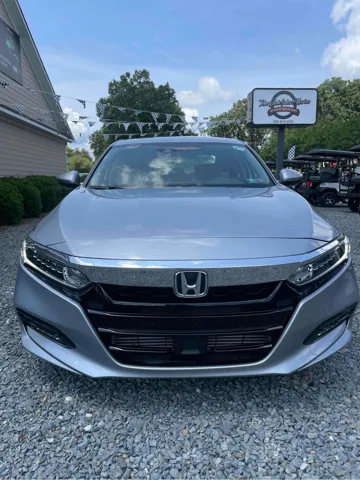 2020 Honda Accord EX's photo