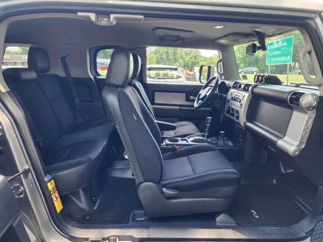 2012 Toyota FJ Cruiser Base photo 17