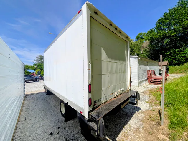 2010 Isuzu NPR - Photo 7