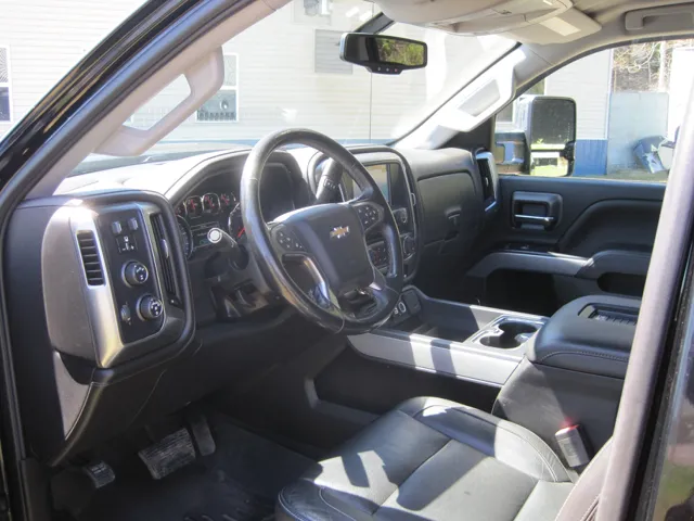 2019 Chevrolet Silverado 2500HD LTZ - Photo 10