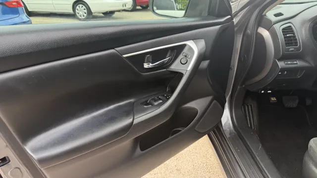 2017 Nissan Altima S - Photo 18