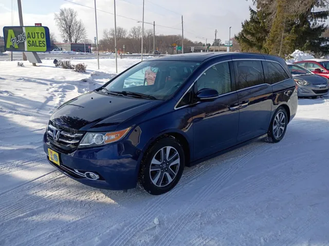 2015 Honda Odyssey Touring's photo