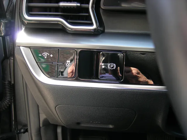 2023 Kia Sportage EX - Photo 10