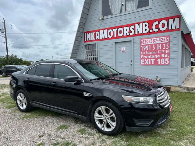 2016 Ford Taurus SE FWD's photo
