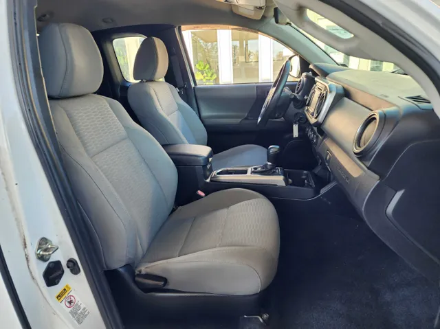 2016 Toyota Tacoma SR5 Access Cab 4x4 photo 12