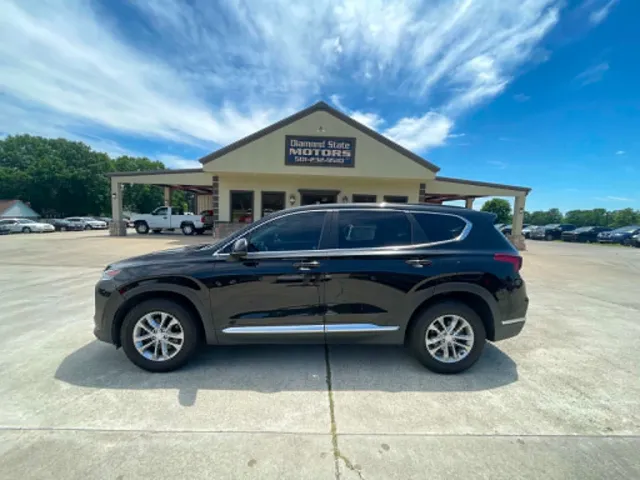 2020 Hyundai Santa Fe SE 2.4's photo