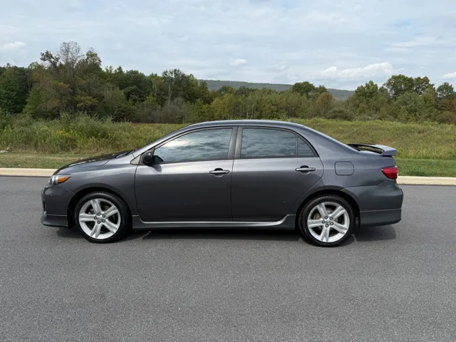 2013 Toyota Corolla S photo 5