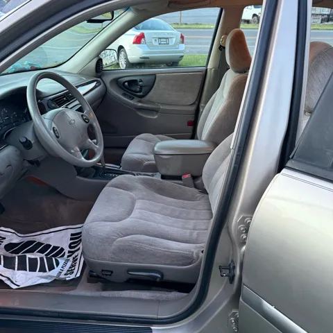 2000 Chevrolet Malibu LS - Photo 10
