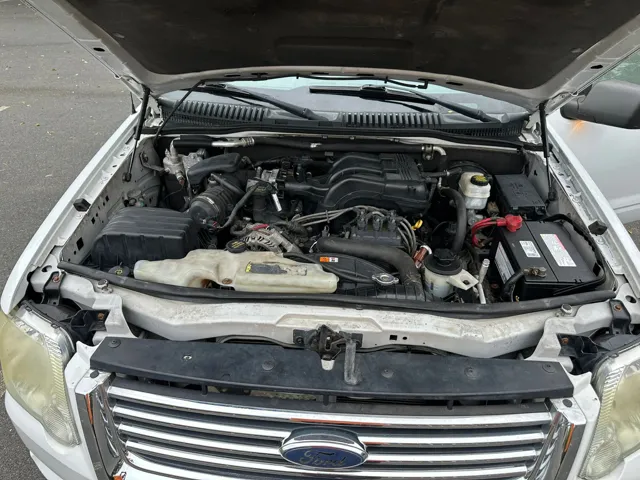 2010 Ford Explorer XLT photo 14