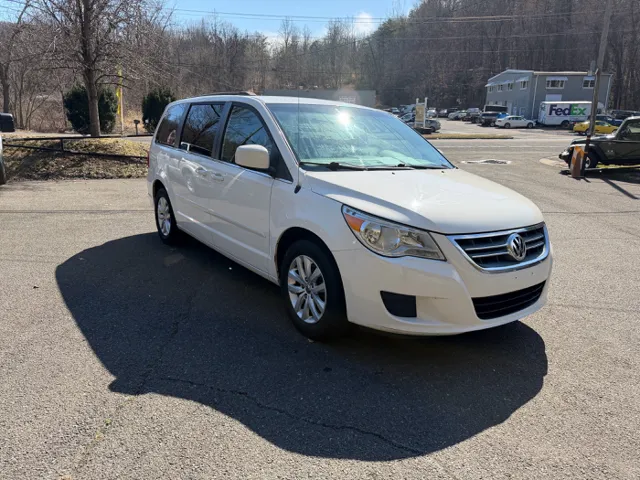 2012 Volkswagen Routan SE