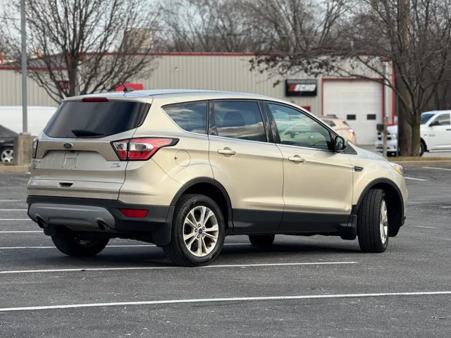 2017 Ford Escape SE - Photo 9