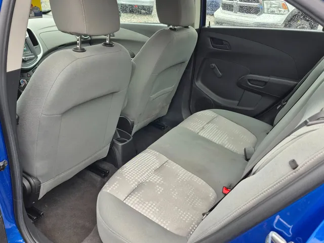 2017 Chevrolet Sonic LS photo 6