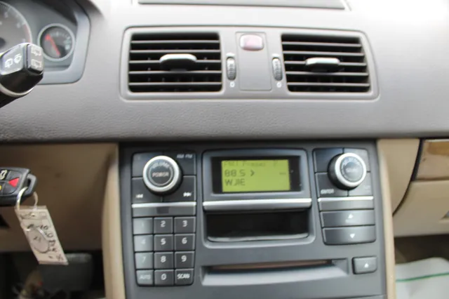 2010 Volvo XC90 AWD photo 18