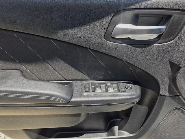 2020 Dodge Charger SXT - Photo 9