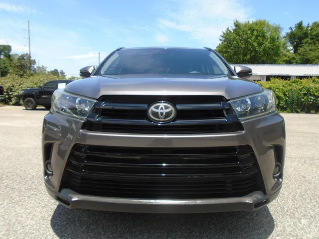 2019 Toyota Highlander SE - Photo 14