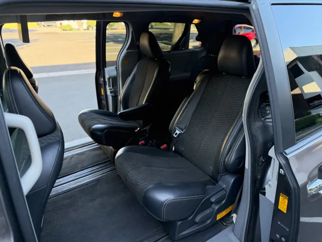 2013 Toyota Sienna SE - Photo 21