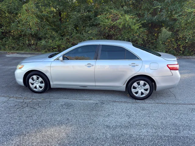 2009 Toyota Camry LE - Photo 8