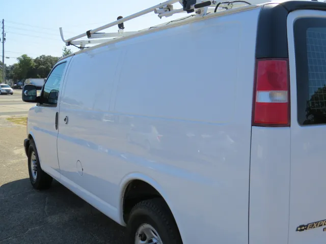 2016 Chevrolet Express 2500 Cargo photo 3