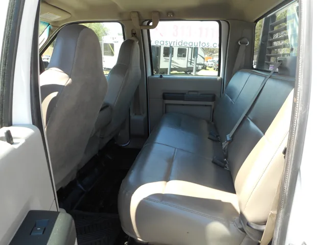 2008 Ford F-550 - Photo 9