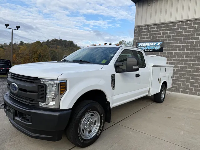 2019 Ford F-350 Super Duty Chassis Cab
