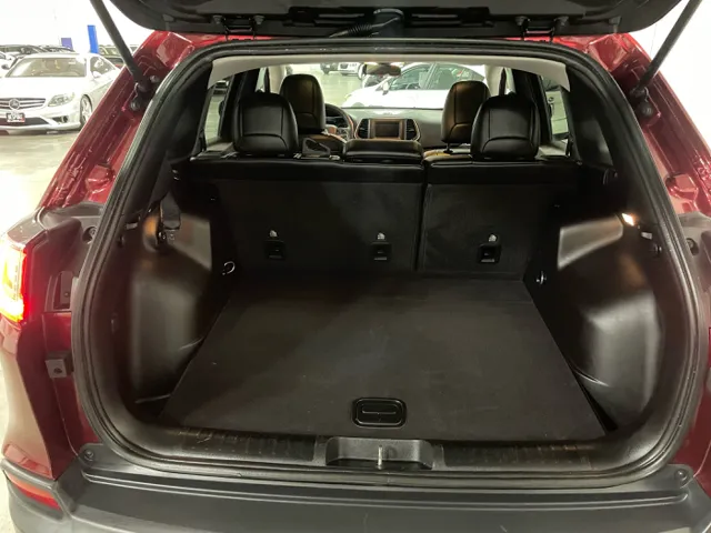 2019 Jeep Cherokee Latitude Plus - Photo 9