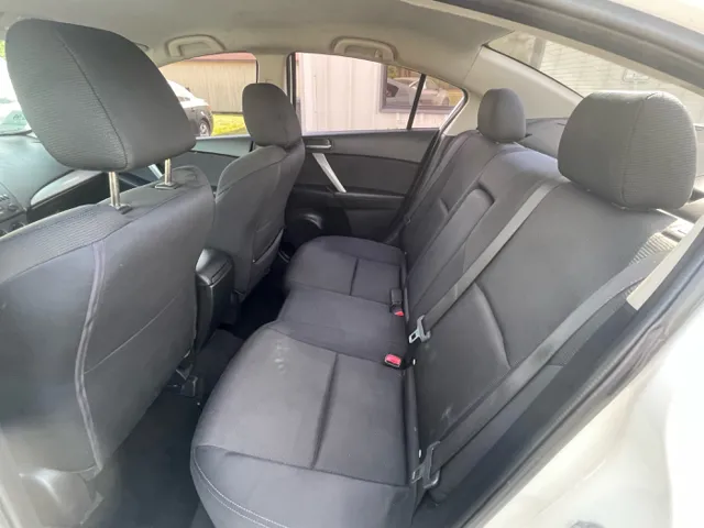 2010 Mazda MAZDA3 s Sport - Photo 12