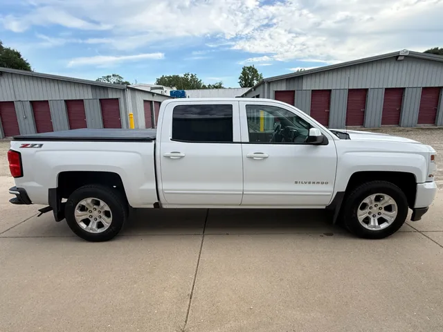 2017 Chevrolet Silverado 1500 LT Z71 - Photo 7