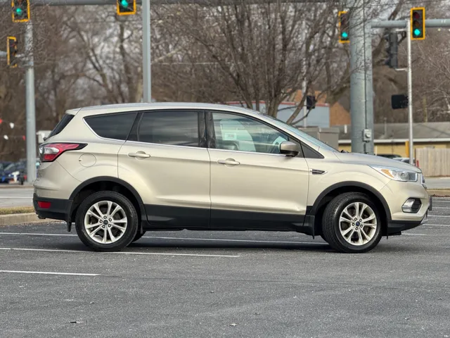 2017 Ford Escape SE - Photo 10