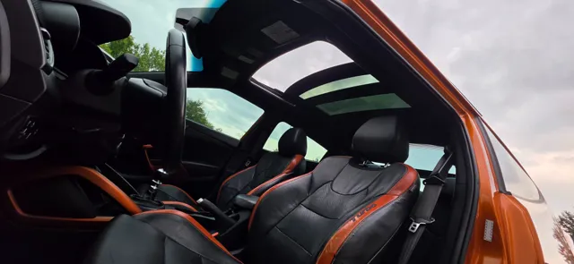 2016 Hyundai Veloster Base - Photo 14