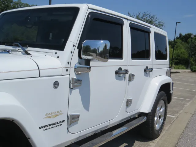 2014 Jeep Wrangler Unlimited Sahara photo 24