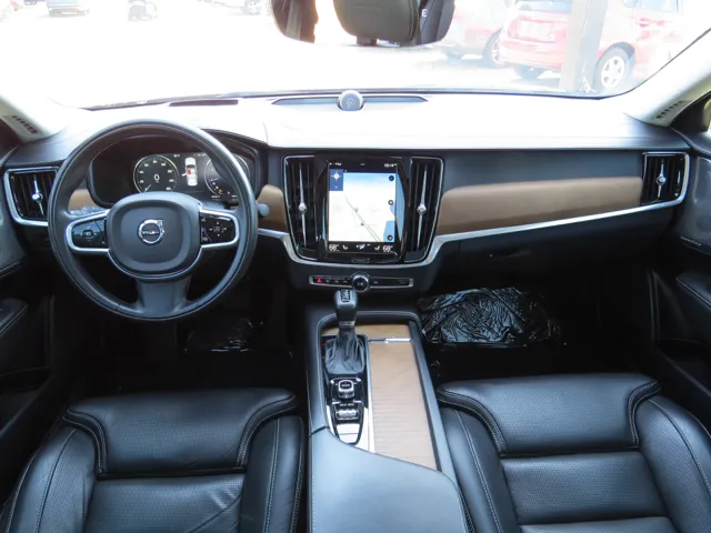 2017 Volvo S90 Inscription photo 6