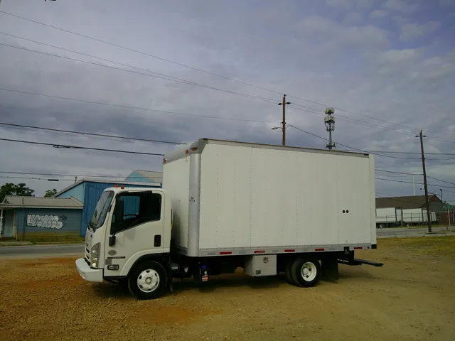 2017 Isuzu NPR HD - Photo 4