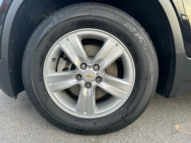2020 Chevrolet Trax LS - Photo 24