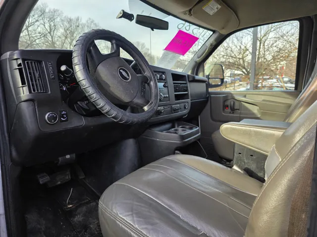 2013 Chevrolet Express Cargo Work Van - Photo 10
